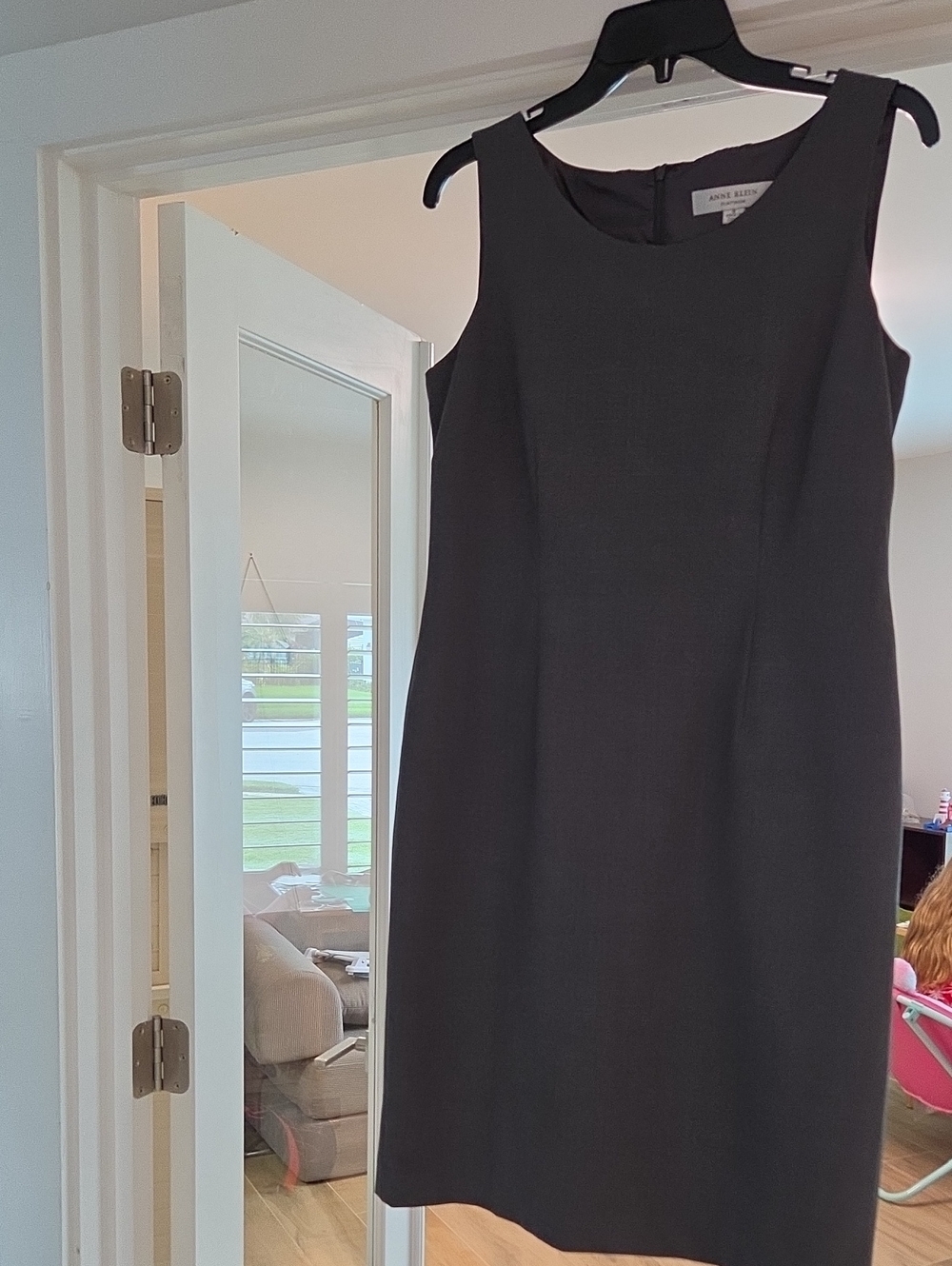 Anne Klein Dark Gray Sleeveless Sheath Dress with Round Neck